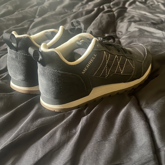 Merrell running shoes. Black. Size 7 US. Hardly worn, like new. - Picture 3 of 4